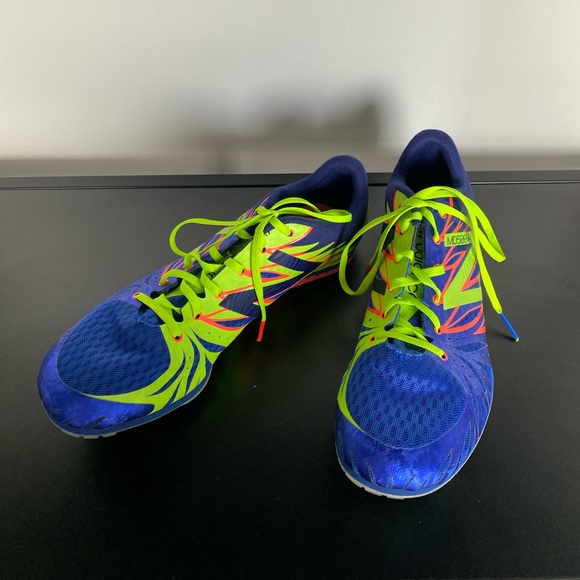 New Balance Kids Soccer Cleats Size 7.5 - Picture 2 of 9